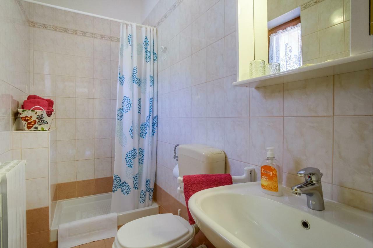 Apartmani Zorica Martinšćica Exterior foto